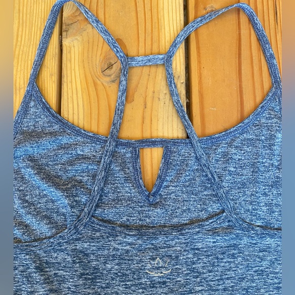 BEYOND YOGA CURVE CROPPED TANK - Picture 3 of 4